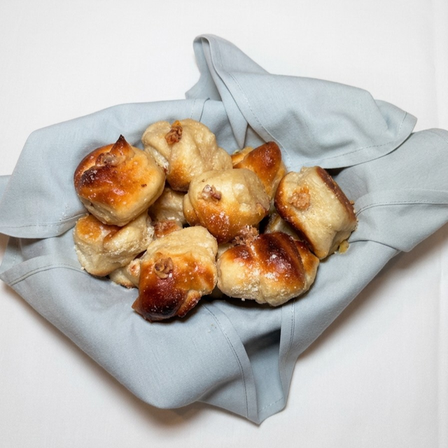 Garlic Knots.