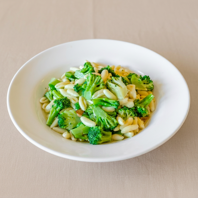 Cavatelli and Broccoli with Garlic and Oil.
